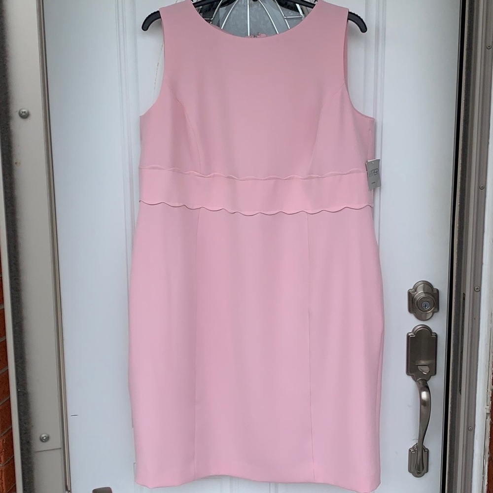 Kasper Plus Sleeveless Scallop Waist Sheath Dress